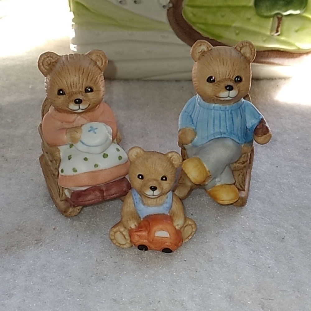 Vintage 1980s Homco Home Interiors bear family